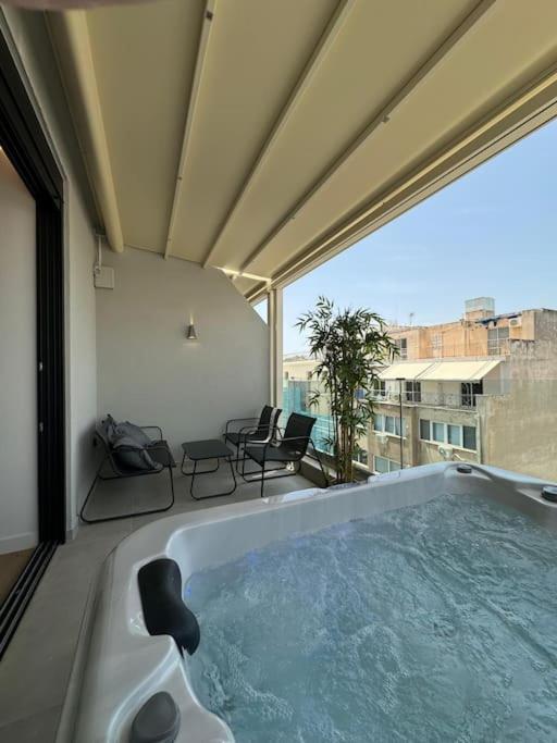 Bluemotion - Centralsuite 6Β Pireus Exteriér fotografie