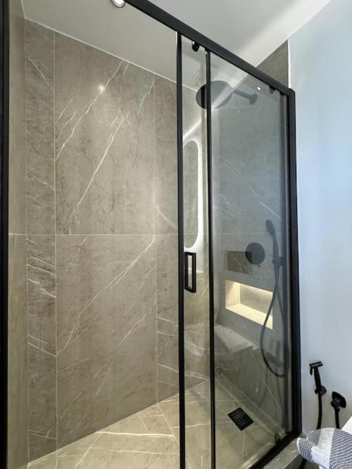 Bluemotion - Centralsuite 6Β Pireus Exteriér fotografie